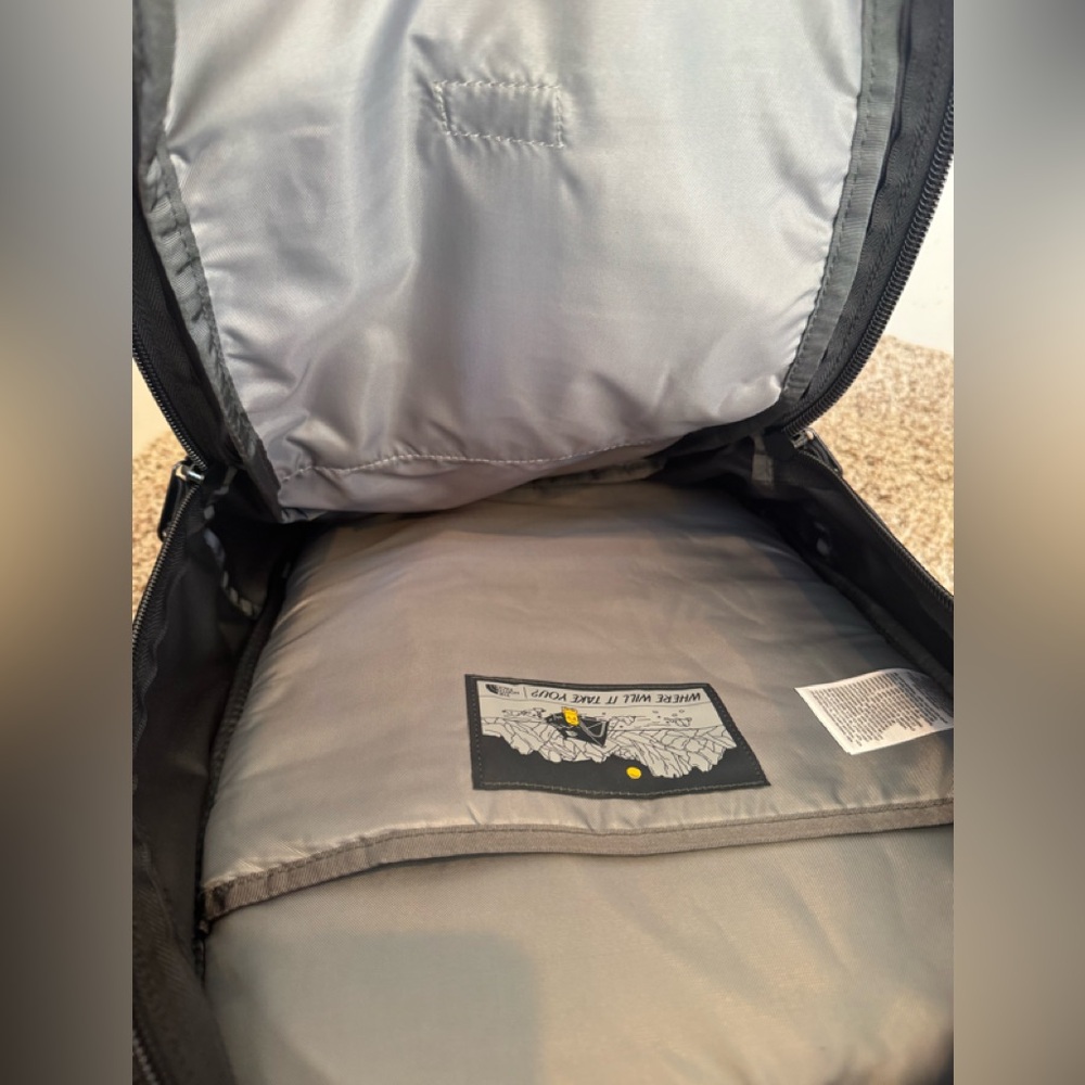 NWT The North Face Black Backpack - Picture 3 of 3